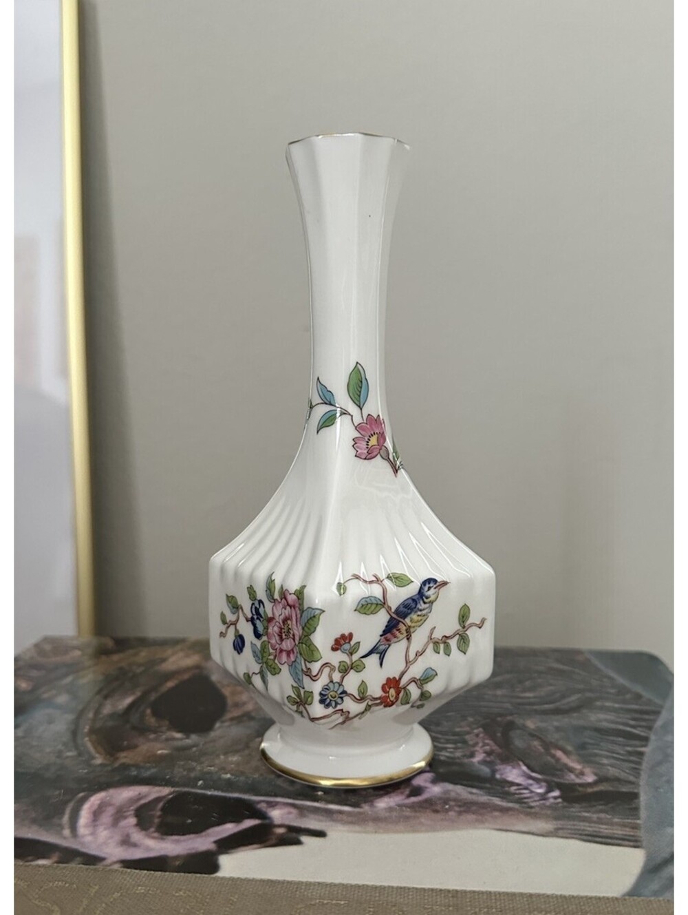 Vintage Aynsley Fine English Bone China "Pembroke" Gold Trimmed Bud Vase 7"